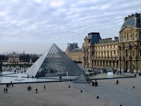 El museo del Louvre publicó casi medio millón de obras de arte